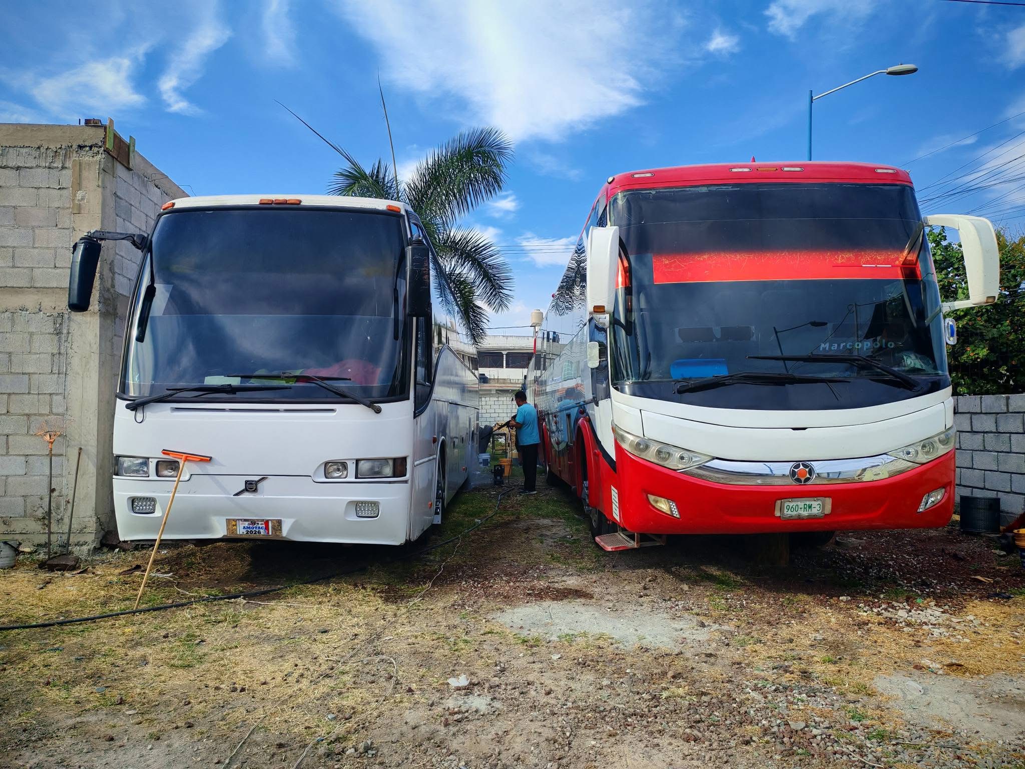Flotilla de autobuses Aventour